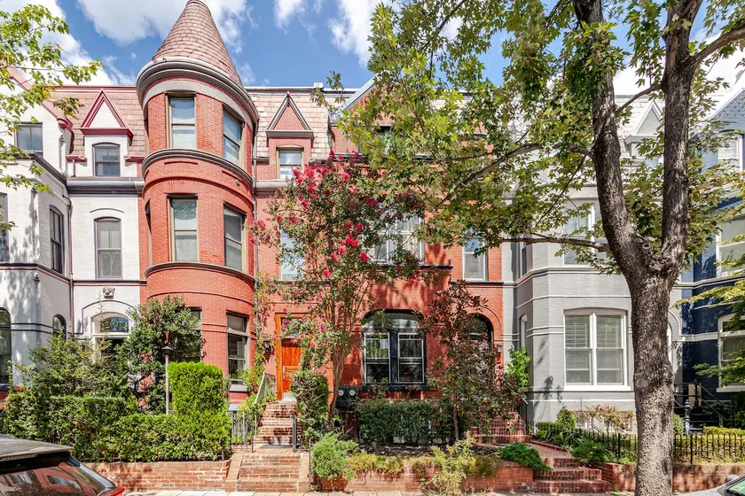 Redbrick Townhome in Heart of DC - Image 1