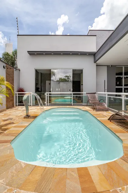 Modern House with Pool, Comfort and Full Leisure - Image 1
