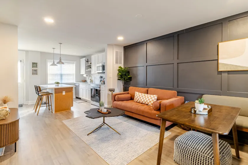 EV Charger•New Furniture•Walk to Metro•King Beds - Image 1