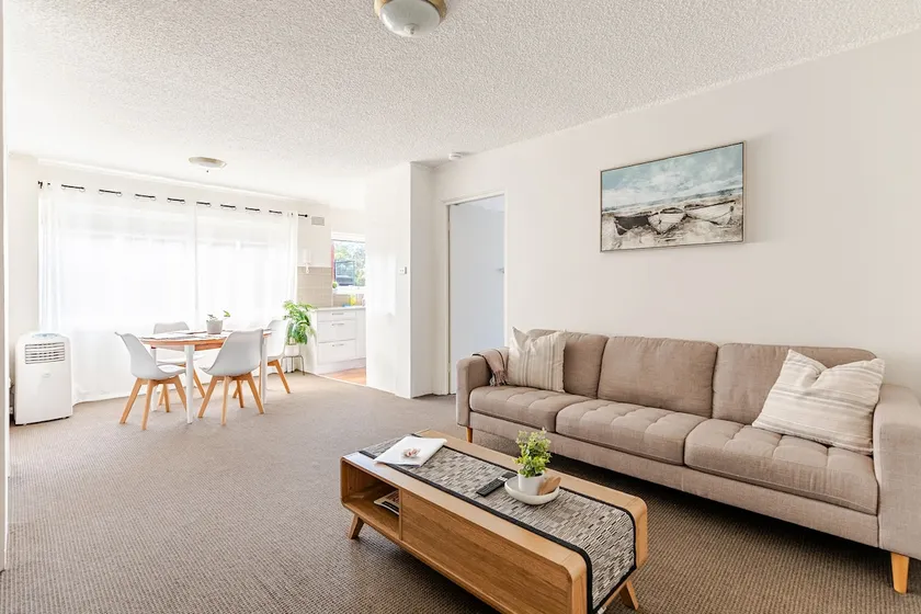 Coogee Beach Lifestyle: Prime Location + Parking - Image 1
