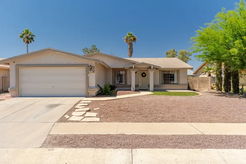 Beautiful home in South Tucson - Image 1