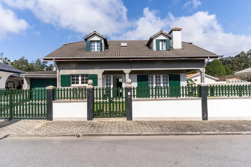 3 bedroom house in Pigeiros, Portugal - Image 1