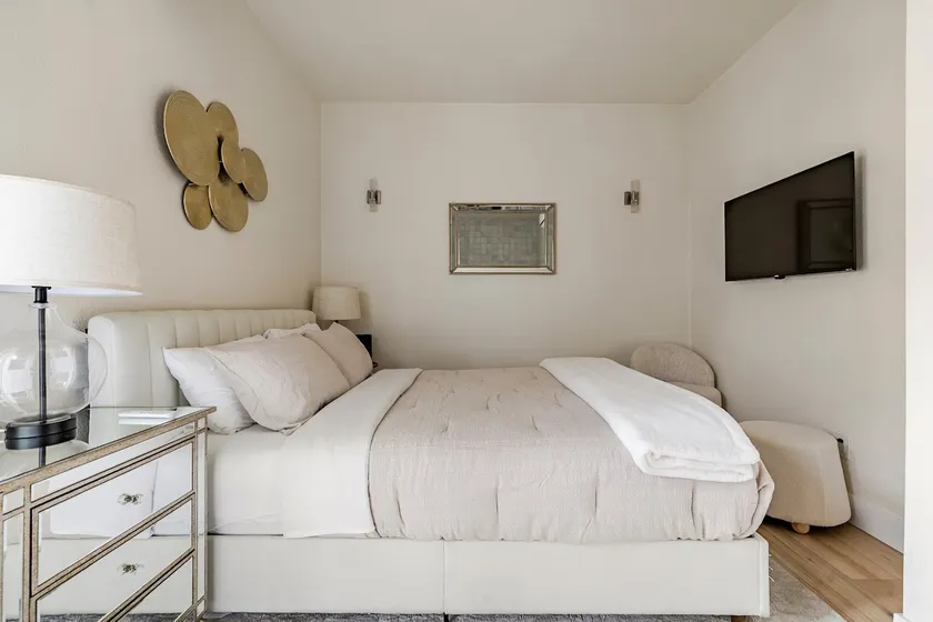 Guest House Roseville Retreat - Image 1