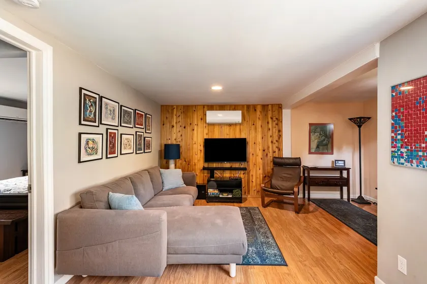 Bruce and Judy's Cozy Cottage - Image 1