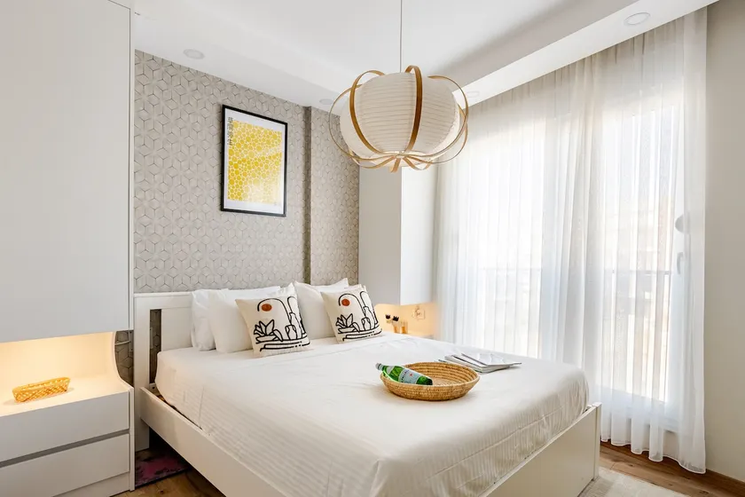 Modern and comfortable • 1000Mbps network • Downtown location - Image 1