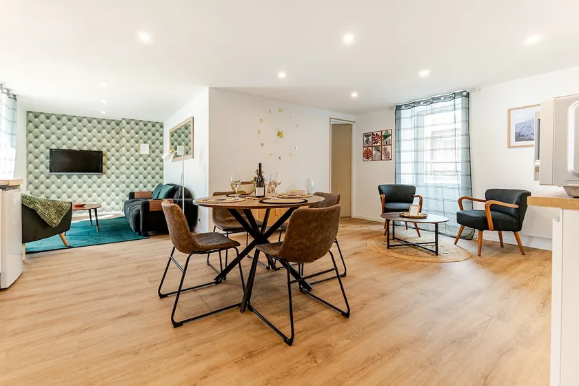 Cozy 1-Bedroom Apartment in the Center – Bed linens included, everything within walking distance + Garage - Image 1