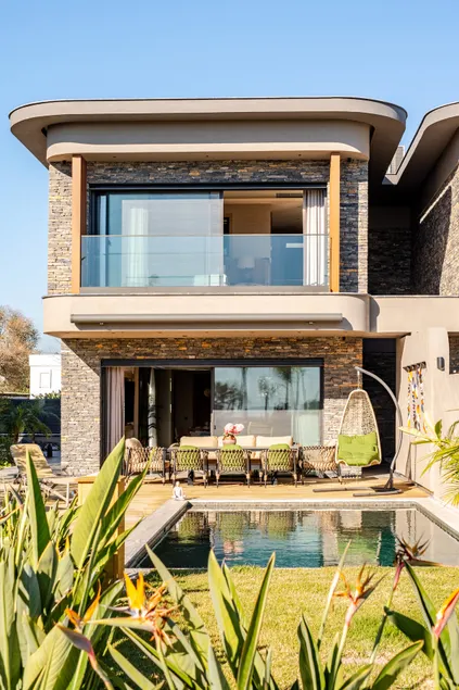 Stylish Beachfront Villa with Pool Gym Sauna SeaView - Image 1