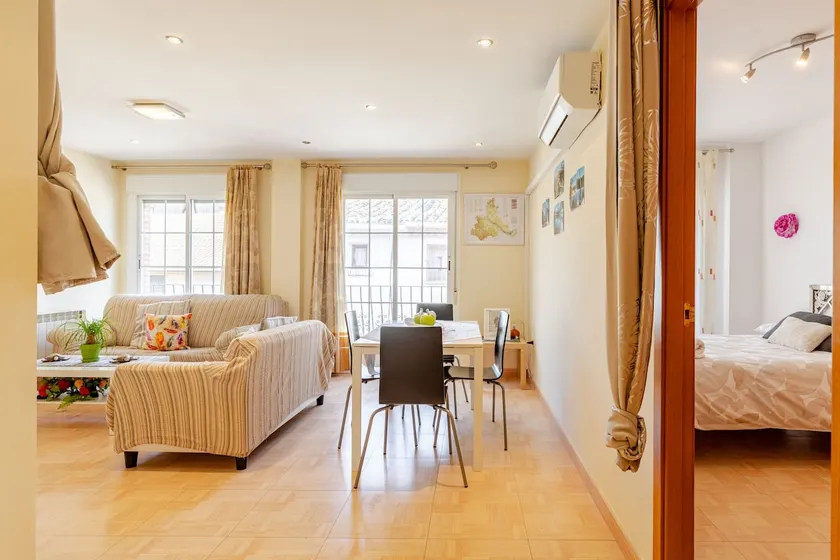 Cozy, quiet and very comfortable apartment - Image 1
