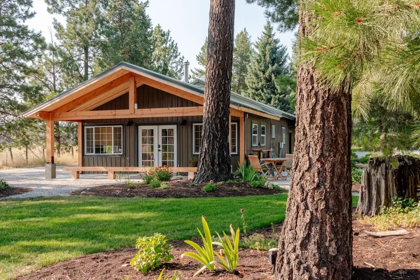 Guest House - Stay, Relax, Play, or Work - Image 1