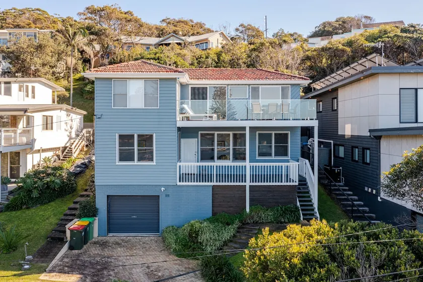 Macs Beach House - Image 1