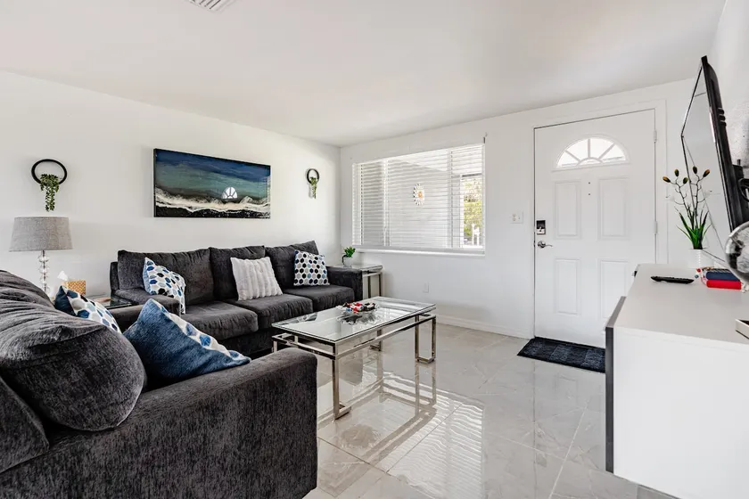 Private Upscale Home Near Tarpon Springs & Beaches - Image 1