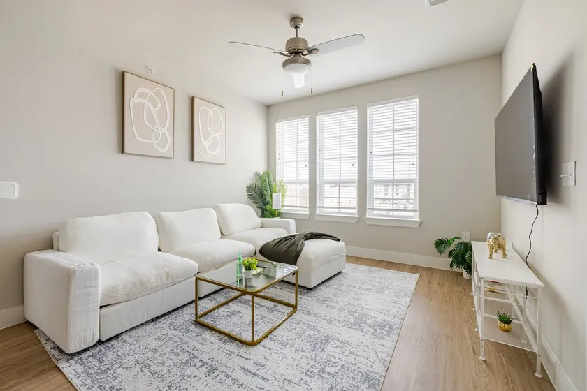 Modern 1200sf 2bed apto in Frisco - Image 1