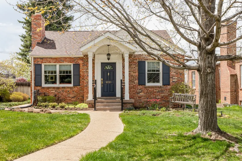 Cozy and Charming Home in DU Area - Image 1