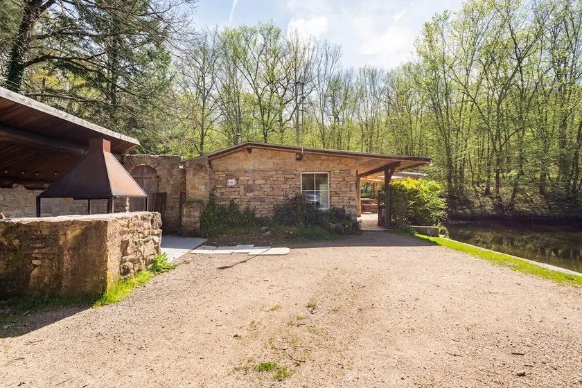 Lake with Chalet in Morvan, 15 minutes from the A6. - Image 1