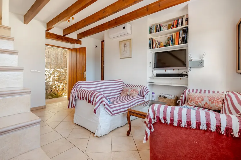Tranquility, sea and mountain views, terrace. - Image 1