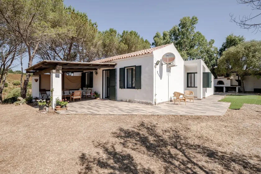 Traditional farmhouse near the sea calm & charming - Image 1