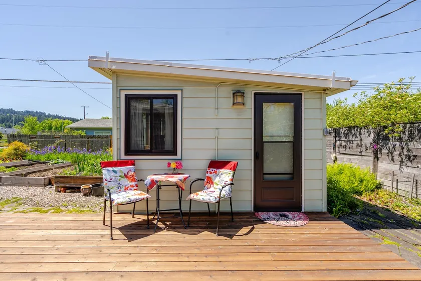 Private Garden Studio - Image 1