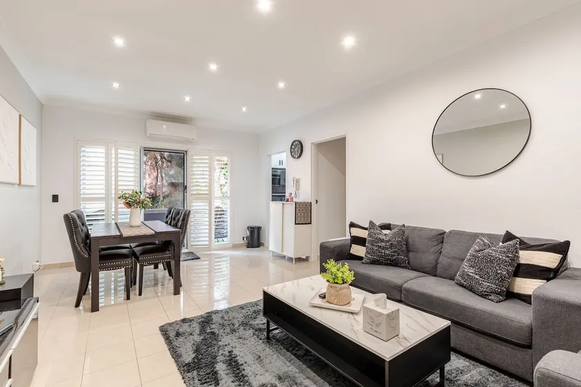 Sunny Brighton Le Sands Newly renovated Apartment - Image 1