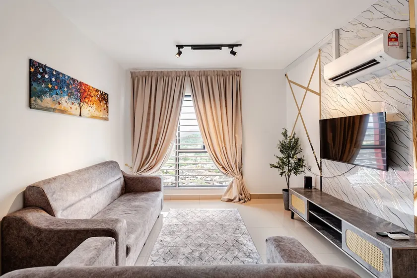 The Luxe Stay Rawang - Image 1