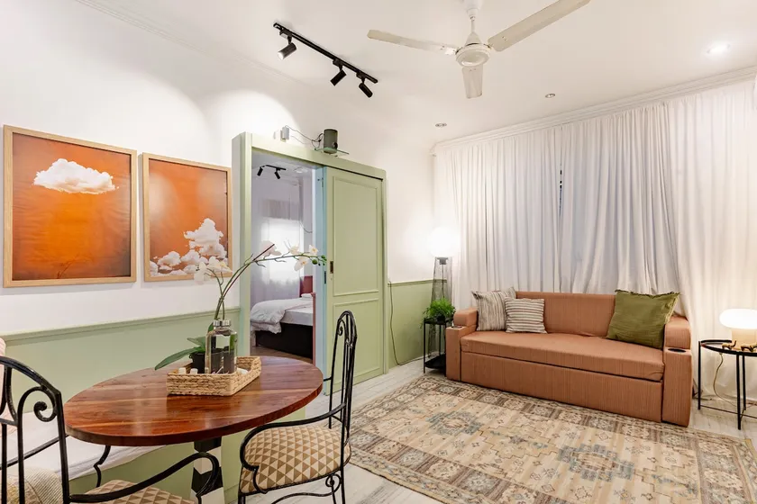 Cloud House, with Projector. Bandra W)-(Carter Rd) - Image 1