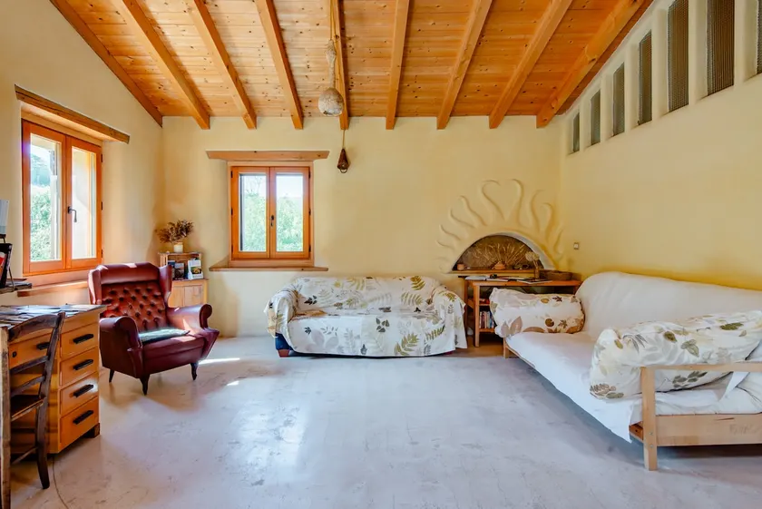 Casa di Paglia at the foot of Canossa Castle - Image 1