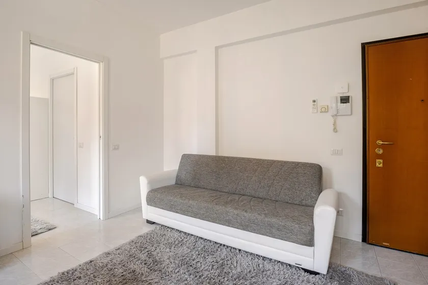 [Milan City Center in 10 min] M1 2 min away + WiFi + Parking - Image 1