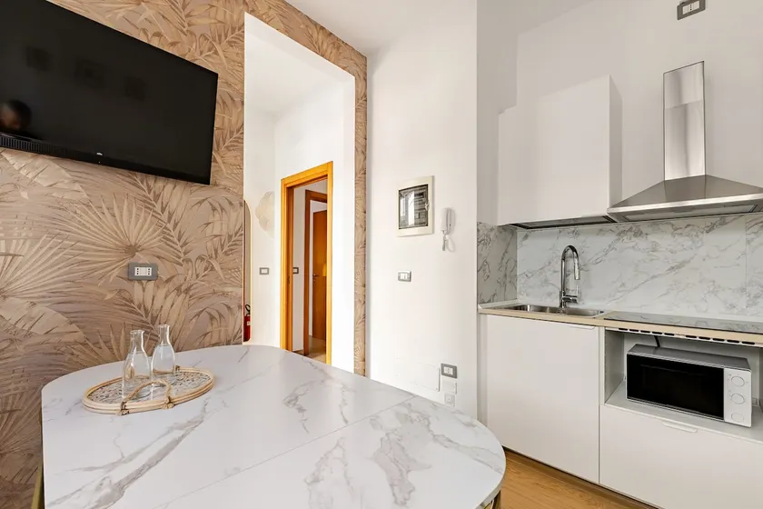 Charming Three-Room Apartment with Patio: Excellent Wi-Fi - Image 1