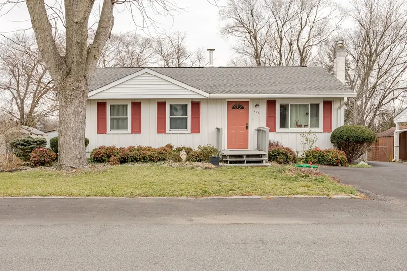 Safe, cozy oasis with private living & bath. - Image 1