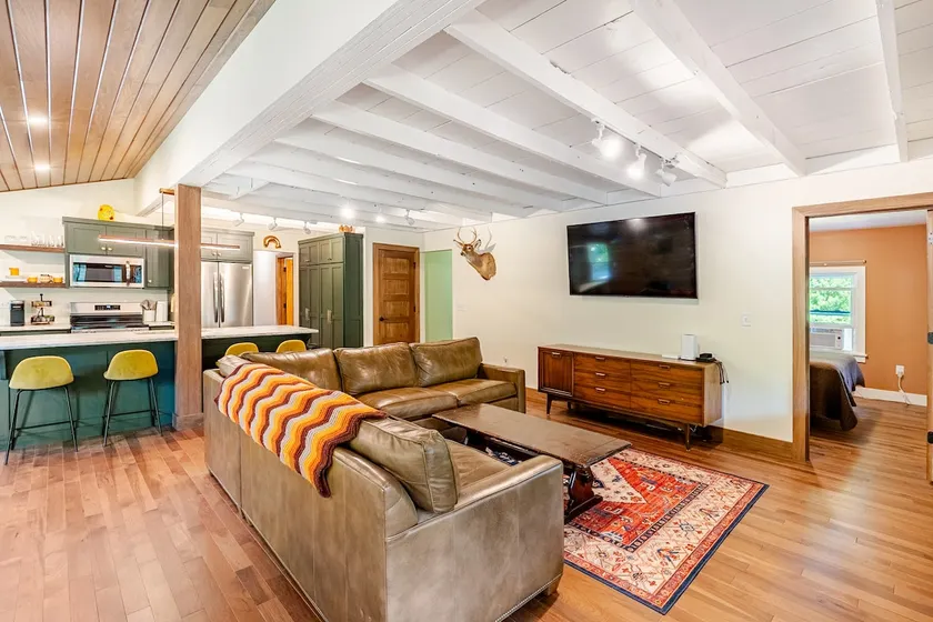 Newly renovated waterfront cabin on Penns Creek - Image 1