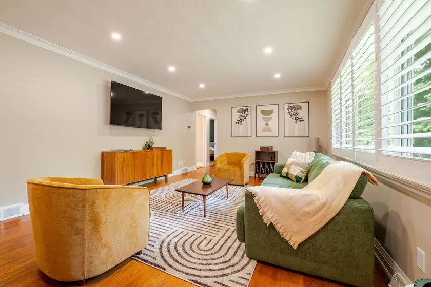 Main Floor | 2 Kings, Hot Tub & Large Backyard - Image 1