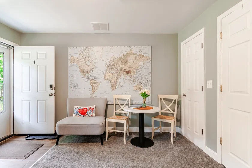 Small cabin style- 23 min drive to US Capitol! - Image 1