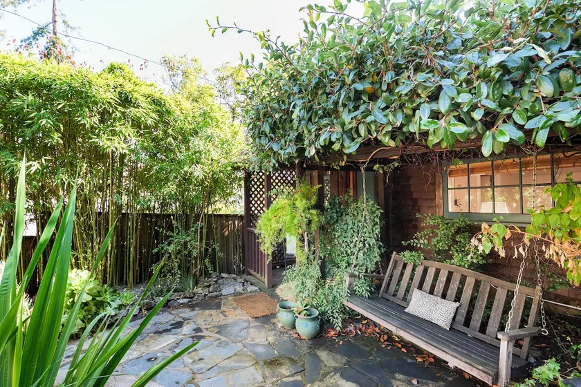 Soak up the Serenity from a Swing Seat at Claremont Cottage - Image 1