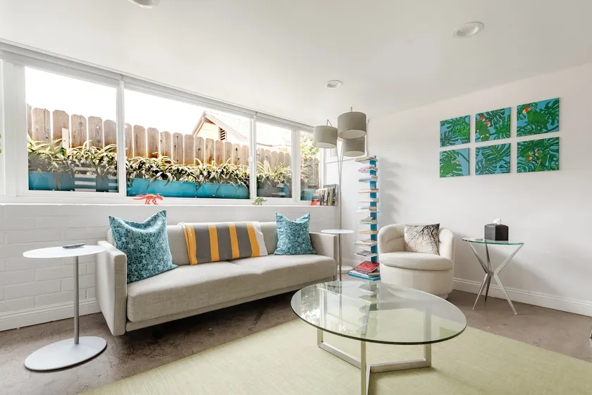Stylish Modern Guesthouse Close to the Metro - Image 1
