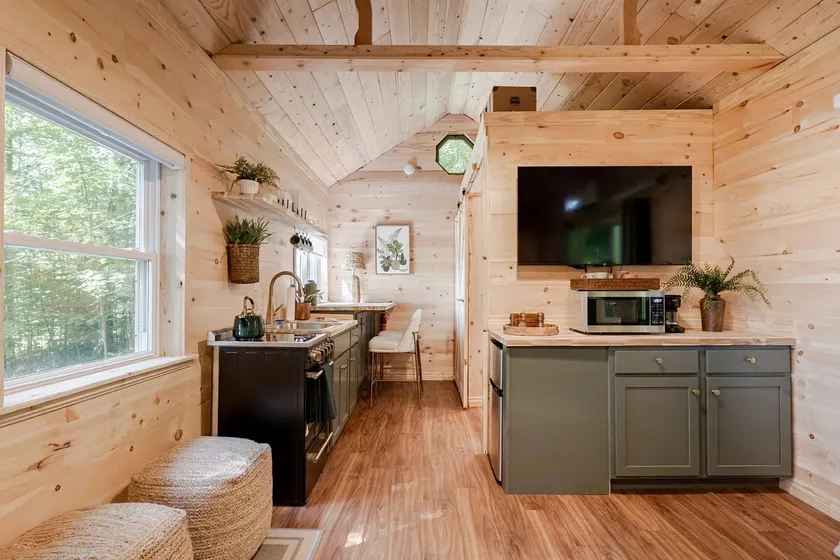 Fern Hill Cabin - Image 1