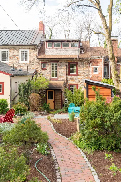 1811 Historic Stone Hill Home: Private Sanctuary - Image 1