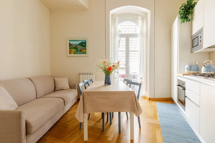 5TERRE clean, cozy and ideally located - Image 1