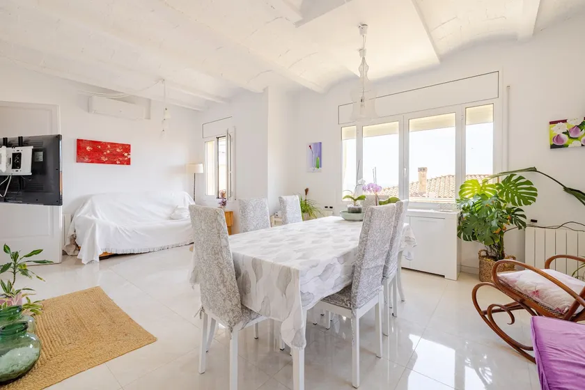 Cute and Comfortable -C&C-HUTT0105937 - Image 1