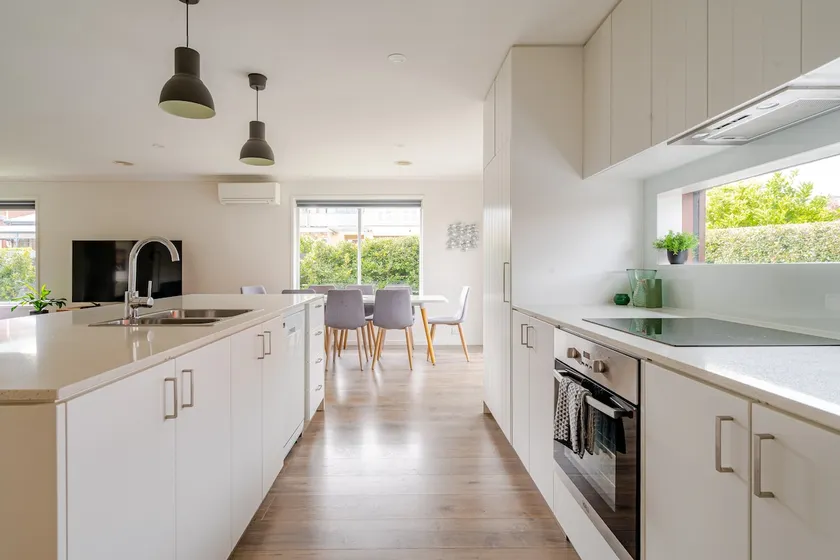 Mainbay Beach House - Steps away to Beach & Shops - Image 1