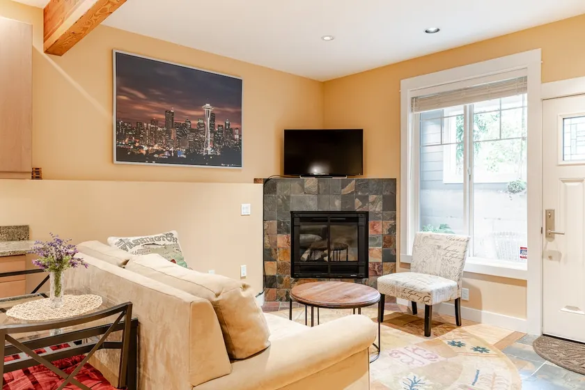 Greenlake Getaway Suite - Image 1