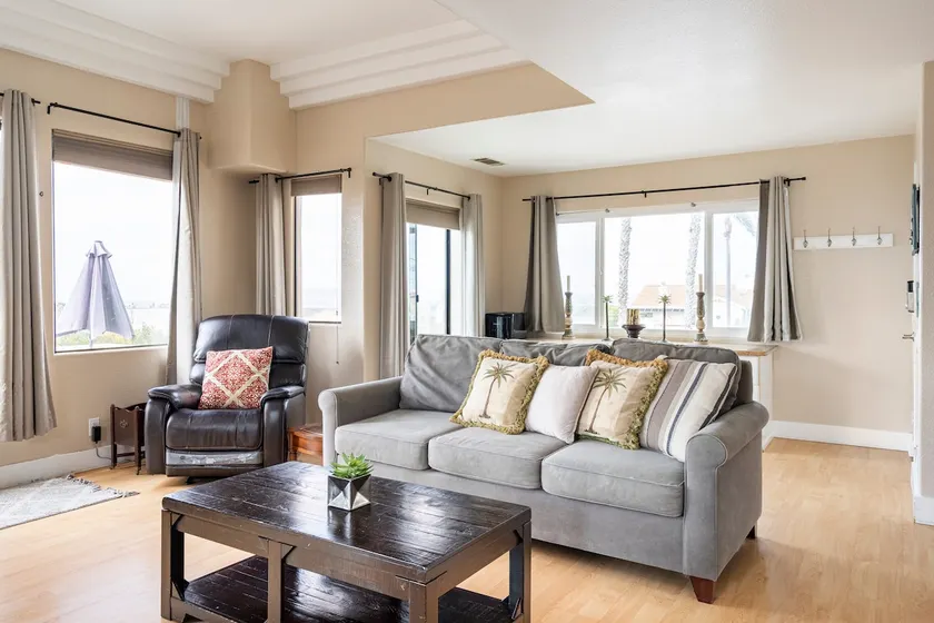 OB studio, ocean views, hot tub & garage parking! - Image 1