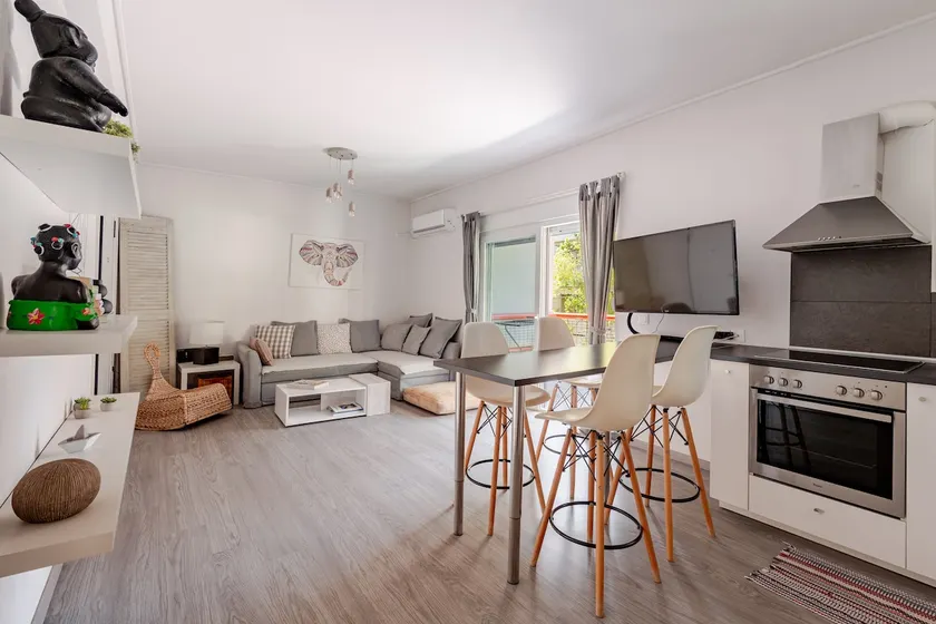 Bright Apartment in Varkiza center by Boubia - Image 1