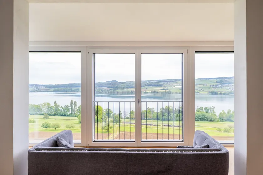 49 Holiday apartment with breathtaking lakeview - Image 1