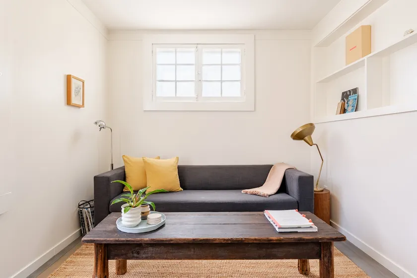 Guest Apartment in Converted 1870s Carriage House - Image 1