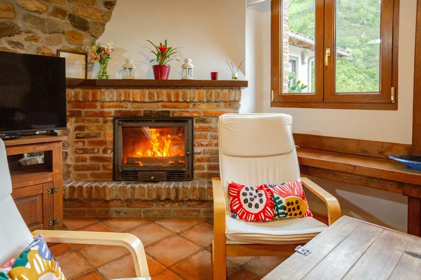 COZY HOUSE 10” from Cangas de Onis - Image 1