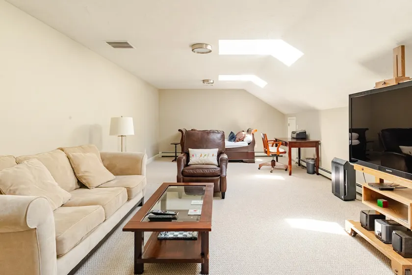 Private suite South Shore - Image 1