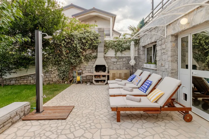 Deluxe apartment Dora with a private covered parking see view - Image 1