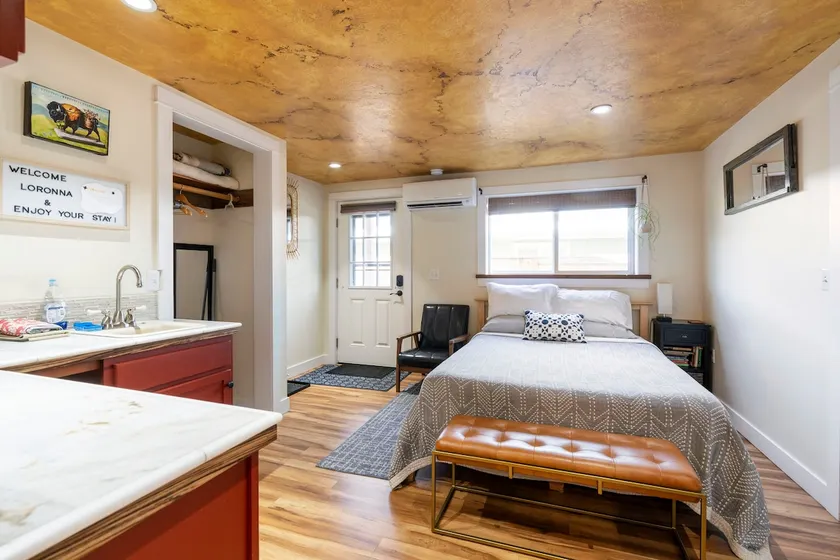 Westmoreland Studio–AC, Art, Comfort - Image 1