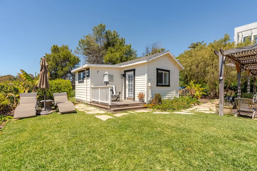 Private Studio with Ocean Views - Image 1