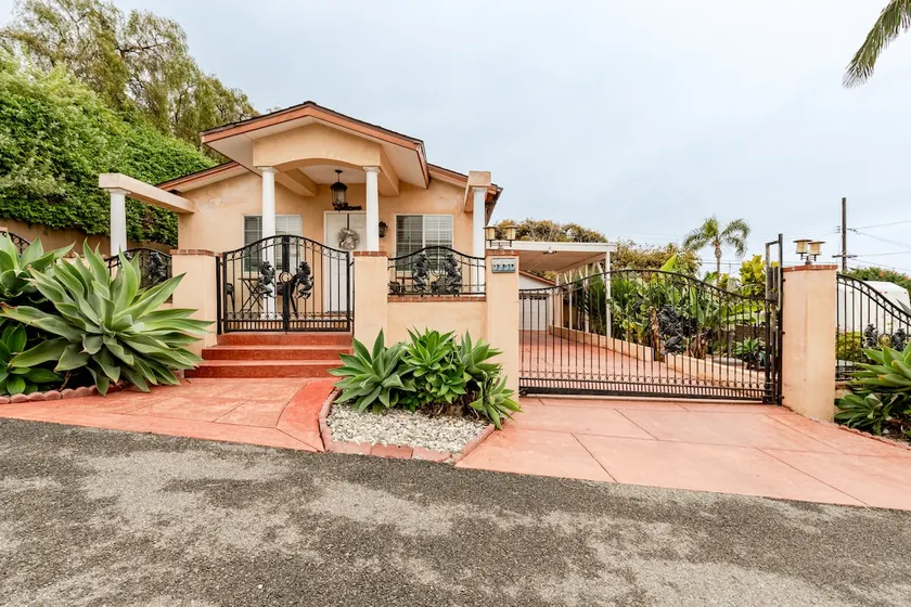 Gated Beach House !!! - Image 1
