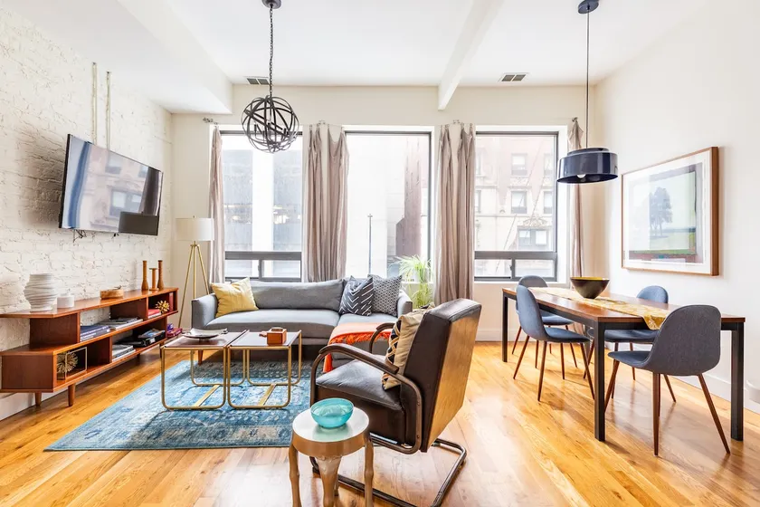 Urban Chic Apartment by the Magnificent Mile - Image 1